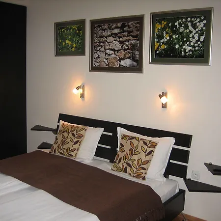 Alexander Business *